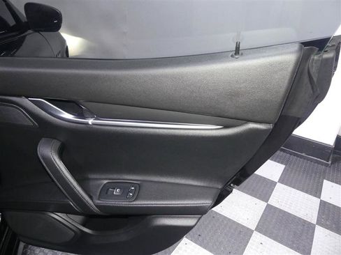 Used 2018 Maserati Ghibli S Q4 image 27