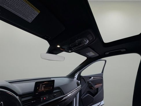 Used 2019 Audi Q5 2.0T Premium w/ Convenience Package image 13