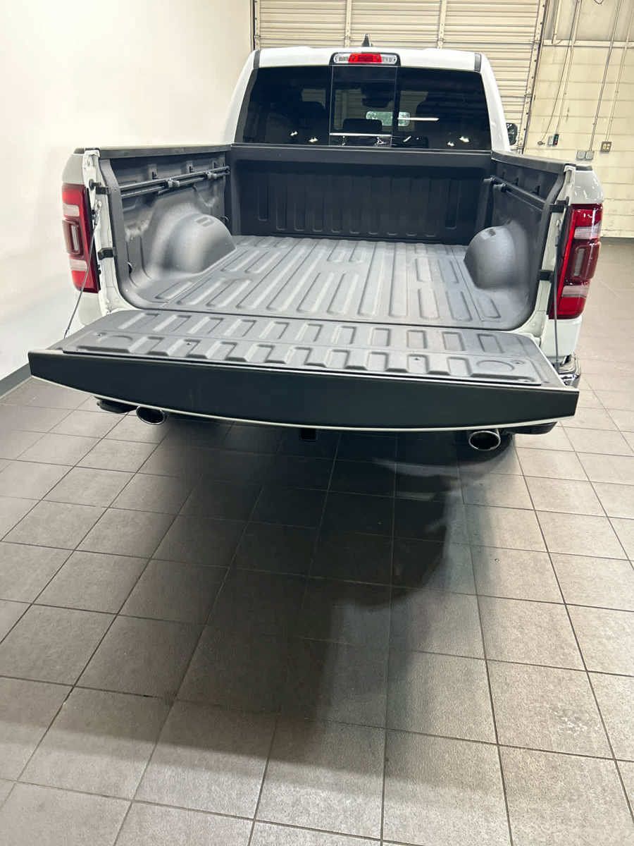 Used 2021 RAM 1500 Laramie AWD/4WD image 11