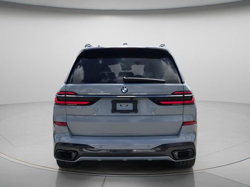 Used 2023 BMW X7 xDrive40i w/ M Sport Package AWD/4WD image 5