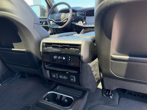 New 2026 Jeep Grand Wagoneer Limited AWD/4WD image 38