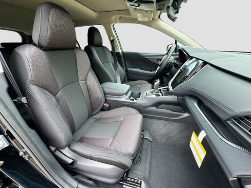 Used 2025 Subaru Outback Premium AWD/4WD image 38