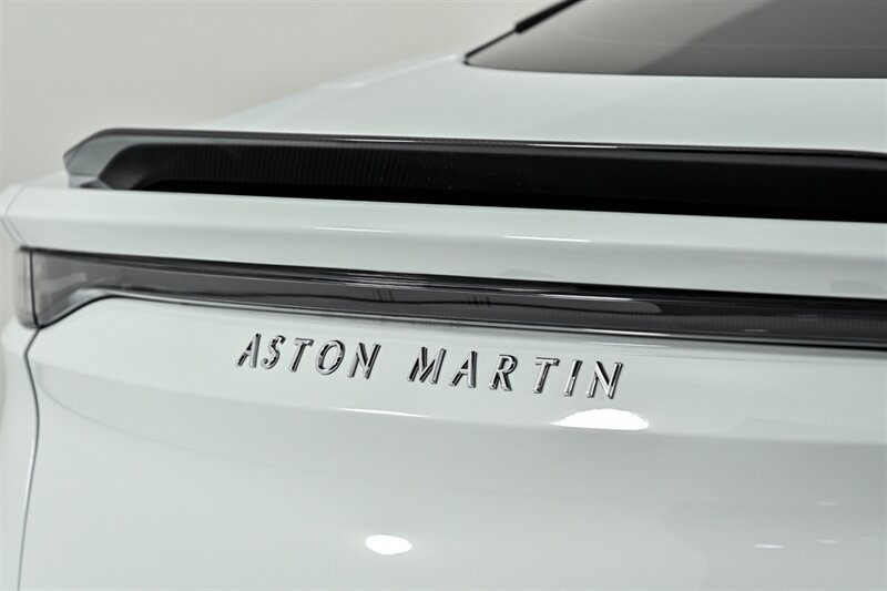 Used 2019 Aston Martin DBS Superleggera RWD image 16