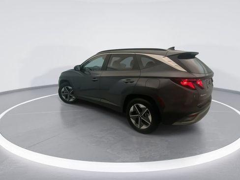 Used 2025 Hyundai Tucson SEL FWD image 2