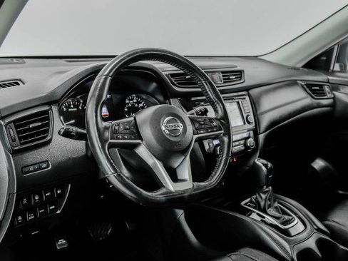 Used 2018 Nissan Rogue SL w/ Premium Package image 12