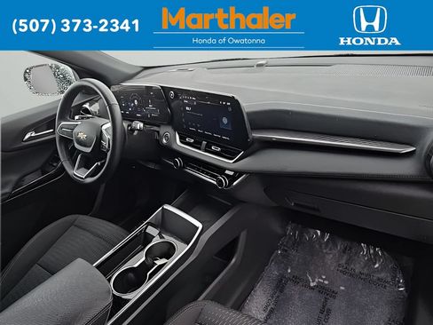 Used 2025 Chevrolet Equinox LT AWD/4WD image 21