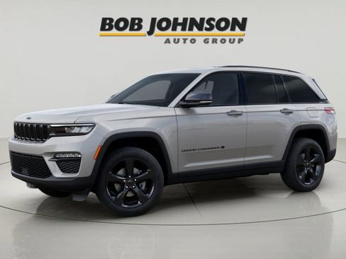 New 2025 Jeep Grand Cherokee Limited w/ Black Appearance Package image 2