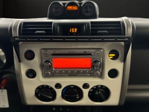 Used 2014 Toyota FJ Cruiser 4WD w/ Upgrade Package image 27