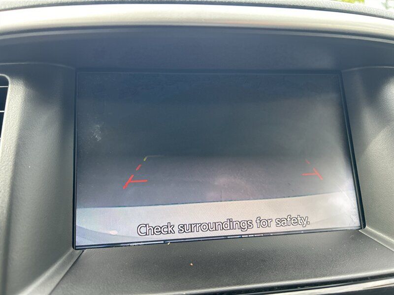 Used 2018 Nissan Pathfinder SV AWD/4WD image 14
