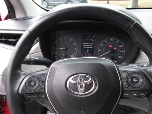 Used 2023 Toyota Corolla Cross LE image 13