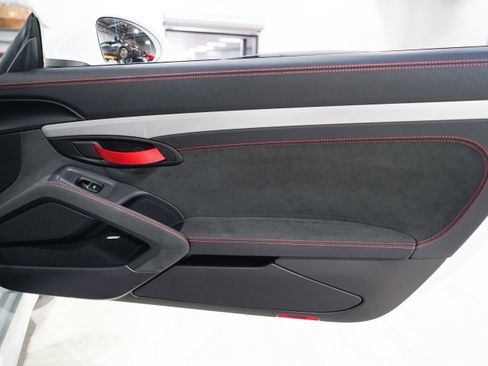 Used 2022 Porsche 718 Cayman GT4 RWD image 19