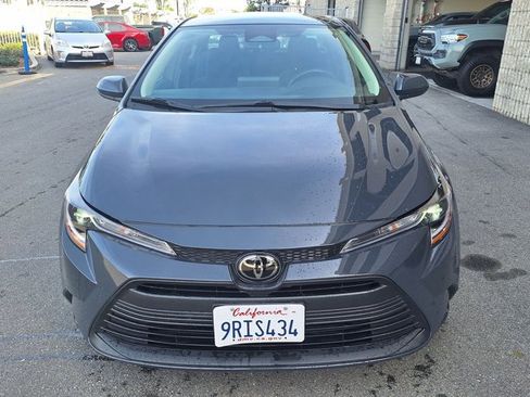 Used 2025 Toyota Corolla LE image 2