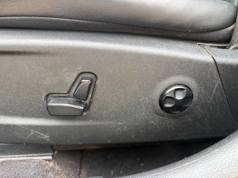 Used 2016 Chrysler 300 S RWD image 19