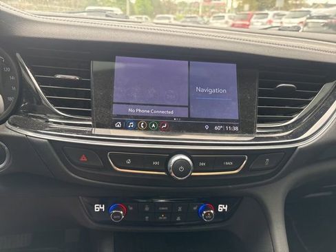 Used 2018 Buick Regal Essence w/ Driver Confidence Package #1 AWD/4WD image 11