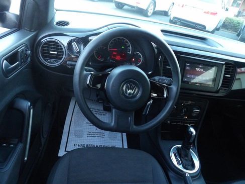 Used 2013 Volkswagen Beetle 2.5 FWD image 5