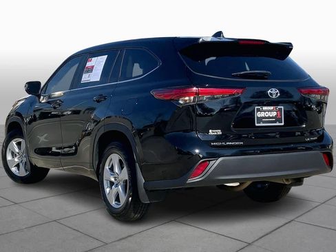Used 2023 Toyota Highlander LE AWD/4WD image 22
