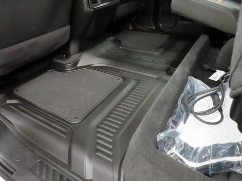 Used 2025 GMC Sierra 3500 AT4 w/ AT4 Premium Plus Package image 76