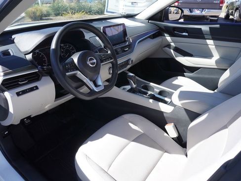 Certified 2025 Nissan Altima 2.5 SV FWD image 16