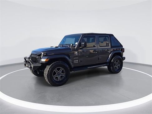 Used 2018 Jeep Wrangler Unlimited Sahara image 4