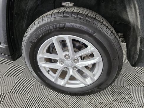 Certified 2024 Jeep Grand Cherokee Laredo X image 18