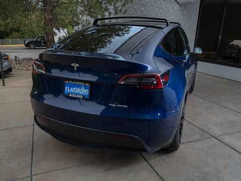 Used 2023 Tesla Model Y Long Range AWD/4WD image 6