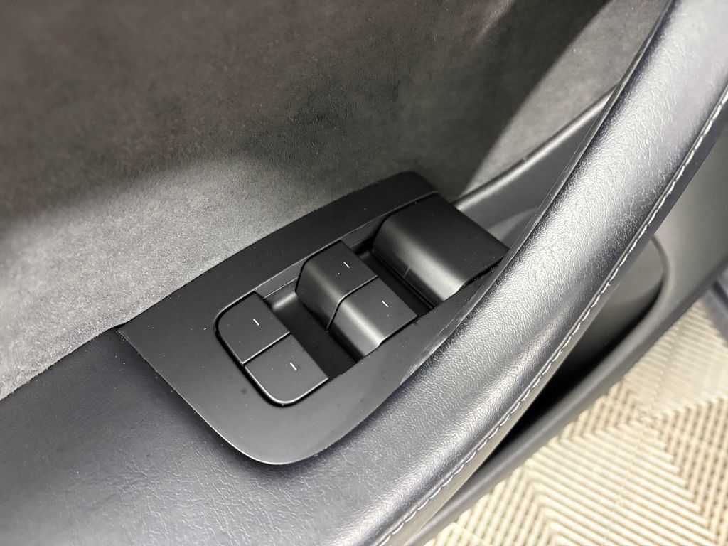 Used 2022 Tesla Model 3 Long Range AWD/4WD image 13