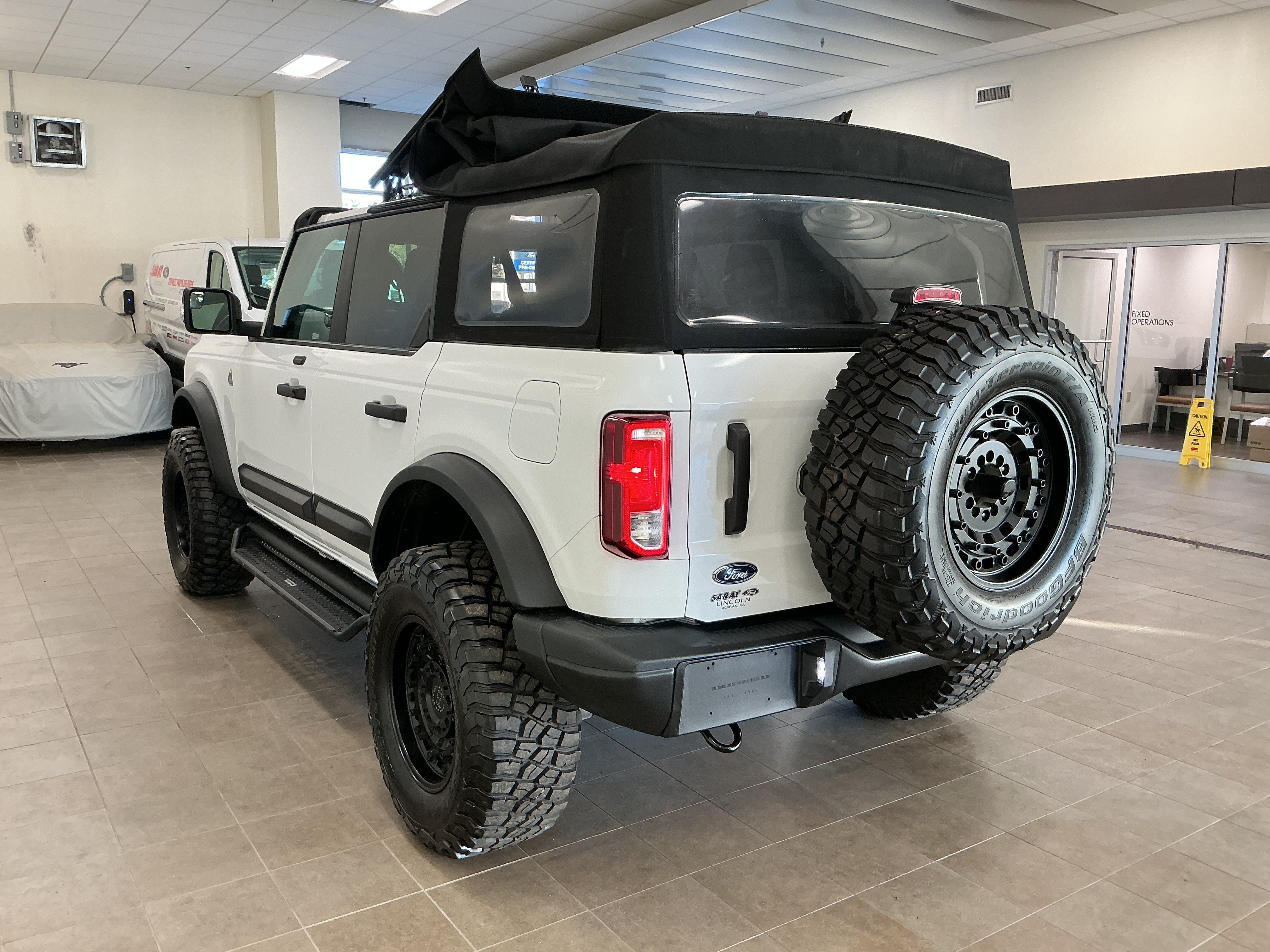 Used 2023 Ford Bronco Black Diamond AWD/4WD image 6