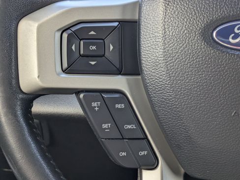 Used 2019 Ford F250 Lariat w/ Chrome Package image 28