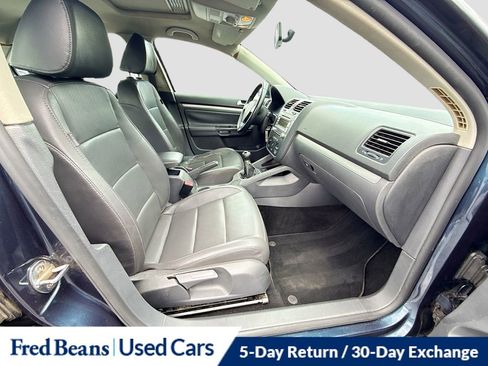 Used 2009 Volkswagen Jetta SE FWD image 27