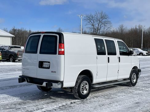 Used 2024 GMC Savana 2500 w/ Driver Convenience Package image 9