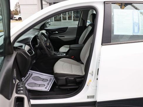 Used 2019 Chevrolet Equinox LS image 12