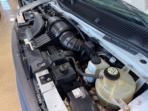 Used 2006 Ford E-350 and Econoline 350 XL RWD image 28