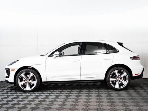 Certified 2024 Porsche Macan image 2