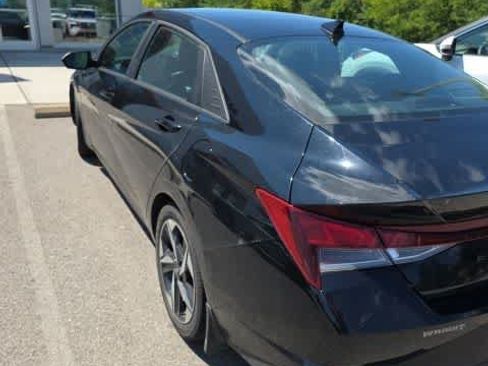 Used 2023 Hyundai Elantra SEL w/ Convenience Package FWD image 8