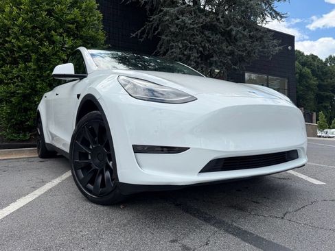 Used 2022 Tesla Model Y Long Range AWD/4WD image 8