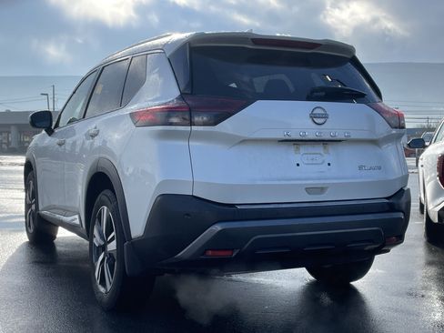 Used 2023 Nissan Rogue SL image 6