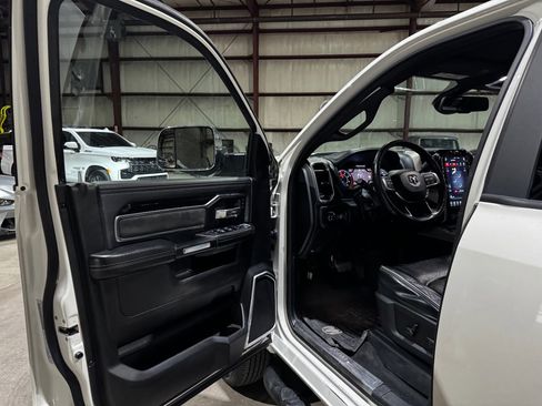 Used 2019 RAM 3500 Laramie image 12