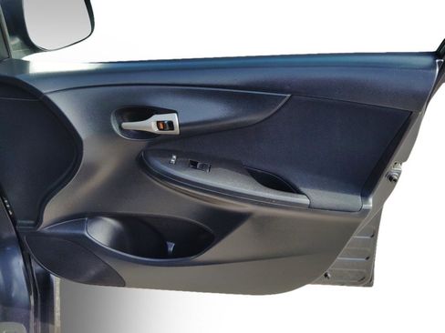 Used 2009 Toyota Corolla S image 26