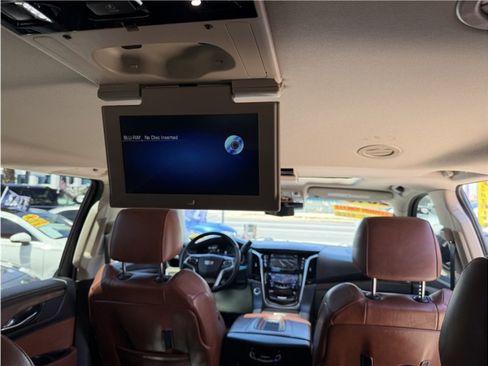 Used 2019 Cadillac Escalade ESV Premium Luxury AWD/4WD image 38