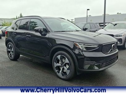 New 2026 Volvo XC40 B5 Core w/ Climate Package