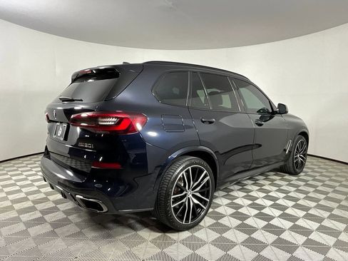 Used 2022 BMW X5 M50i image 4
