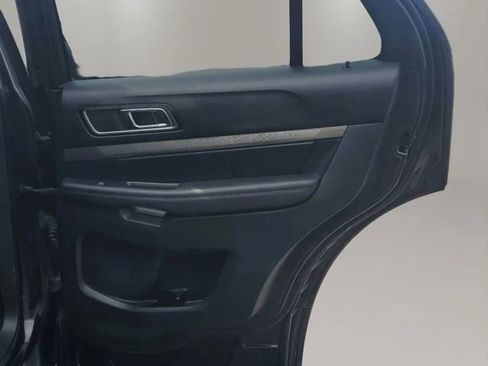 Used 2019 Ford Explorer XLT w/ Equipment Group 201A AWD/4WD image 16