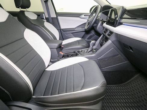 Used 2025 Volkswagen Taos SEL image 16