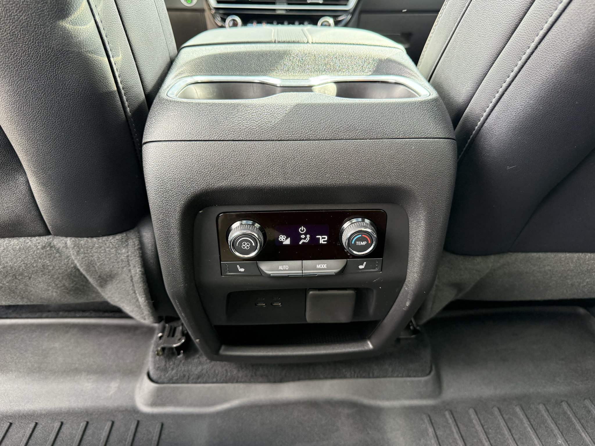 Used 2025 Chevrolet Traverse High Country AWD/4WD image 29