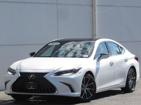Used 2022 Lexus ES 350 w/ Luxury Package FWD image 1