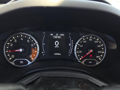 Used 2018 Jeep Renegade Sport w/ Power & Air Group image 5