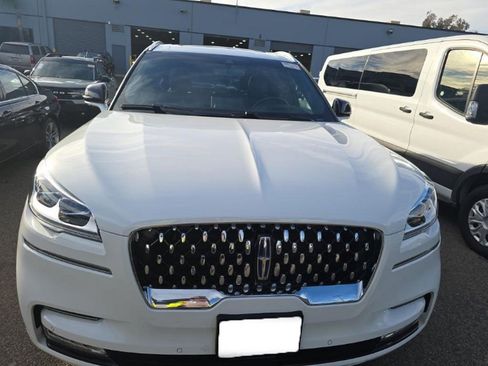 Used 2023 Lincoln Aviator Grand Touring w/ Equipment Group 301A image 3