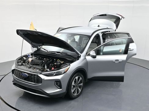 Certified 2023 Ford Escape Platinum image 55