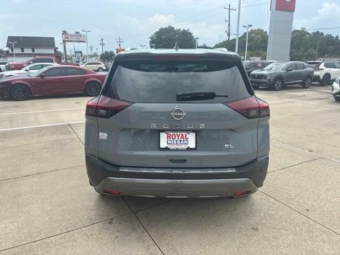Used 2023 Nissan Rogue SL w/ SL Premium Package FWD image 6