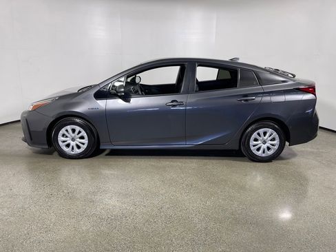 Used 2019 Toyota Prius LE w/ Carpet Mat Package image 6